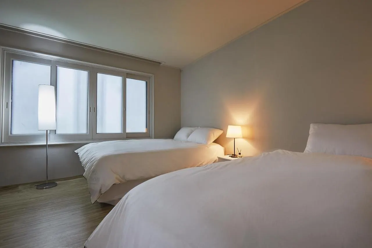 Myeongdong Women Only Guest House 2*, Seúl